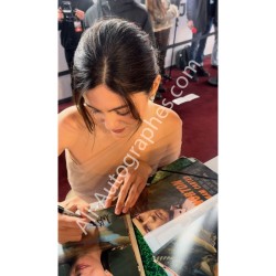 Autographe de Monica BARBARO