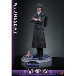 Hot Toys TMS135 Mercredi Collectible Action Figurine 1/6 Mercredi Addams 27cm
