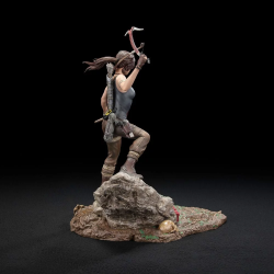 Figurine Tomb Raider de Lara Croft Survivor Era, mesure env.33cm. Produit officiel par Dark Horse.