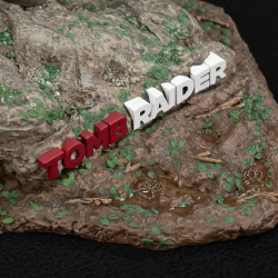 Figurine Tomb Raider de Lara Croft Survivor Era, mesure env.33cm. Produit officiel par Dark Horse.