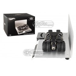 The Dark Knight Trilogy Batmobil - Thumbler with authentic BATMAN movie cape material ( avec socle et bout de cape ) 1/18