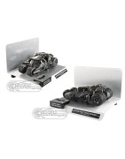 The Dark Knight Trilogy Batmobil - Thumbler with authentic BATMAN movie cape material ( avec socle et bout de cape ) 1/18