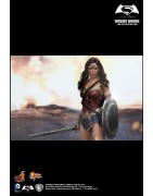 Hot Toys MMS359 Batman v Superman L'Aube de la Justice Wonder Woman Gal Gabot 1/6 Collectible Figurine 29cm
