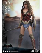 Hot Toys MMS359 Batman v Superman L'Aube de la Justice Wonder Woman Gal Gabot 1/6 Collectible Figurine 29cm