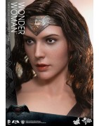 Hot Toys MMS359 Batman v Superman L'Aube de la Justice Wonder Woman Gal Gabot 1/6 Collectible Figurine 29cm