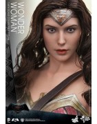 Hot Toys MMS359 Batman v Superman L'Aube de la Justice Wonder Woman Gal Gabot 1/6 Collectible Figurine 29cm