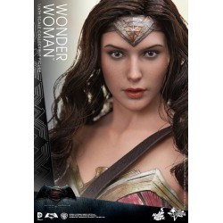 Hot Toys MMS359 Batman v Superman L'Aube de la Justice Wonder Woman Gal Gabot 1/6 Collectible Figurine 29cm