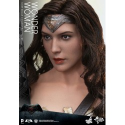 Hot Toys MMS359 Batman v Superman L'Aube de la Justice Wonder Woman Gal Gabot 1/6 Collectible Figurine 29cm