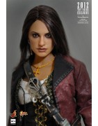 Hot Toys MMS181 Pirates des Caraïbes et la Fontaine de Jouvence Angelica Penelope Cruz 1/6 Collectible Figurine 28cm