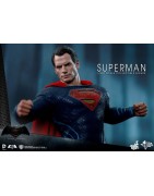 Hot Toys MMS343 Batman v Superman L'Aube de la Justice Superman Henry Cavill 1/6 Collectible Figurine 31cm