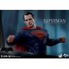Hot Toys MMS343 Batman v Superman L'Aube de la Justice Superman Henry Cavill 1/6 Collectible Figurine 31cm