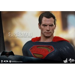 Hot Toys MMS343 Batman v Superman L'Aube de la Justice Superman Henry Cavill 1/6 Collectible Figurine 31cm