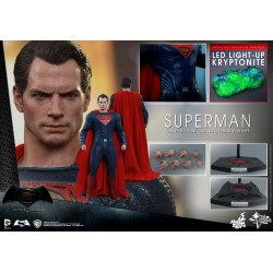 Hot Toys MMS343 Batman v Superman L'Aube de la Justice Superman Henry Cavill 1/6 Collectible Figurine 31cm
