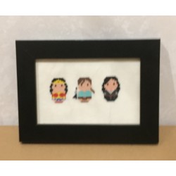 Broderie-cross stitch de Wonder Woman, Lara Croft et Yennefer