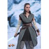 Hot Toys MMS446 Star War Episode VIII Les Derniers Jedi Rey ( Daisy Ridley ) Jedi Training 1/6 Collectible Figurine 28cm
