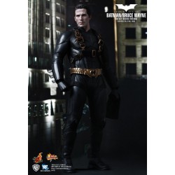 Hot Toys MMS155: Batman Begins - Batman Bruce Wayne Batsuit Version