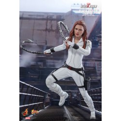 Hot Toys MMS601 Black Widow Action Figurine 1/6 Black Widow (Snow Suit Version) Collectible Figurine 28cm