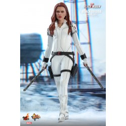 Hot Toys MMS601 Black Widow Action Figurine 1/6 Black Widow (Snow Suit Version) Collectible Figurine 28cm