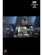Hot Toys TMS052 Star Wars The Mandalorian Action Figurine 1/6 The Mandalorian & Grogu Collectible Set (Deluxe Version) 30cm