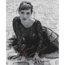 Autographe de Louise BOURGOIN - Actrice - 20x25