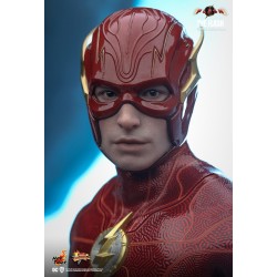 Hot Toys MMS713 The Flash Collectible Action Figurine 1/6 The Flash 30cm