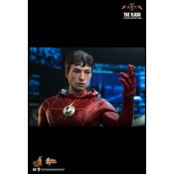 Hot Toys MMS713 The Flash Collectible Action Figurine 1/6 The Flash 30cm