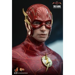 Hot Toys MMS713 The Flash Collectible Action Figurine 1/6 The Flash 30cm