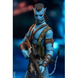 Hot Toys MMS684 Avatar: La Voie de l'eau Collectible Action Figurine 1/6 Jake Sully (Deluxe Version) 45cm